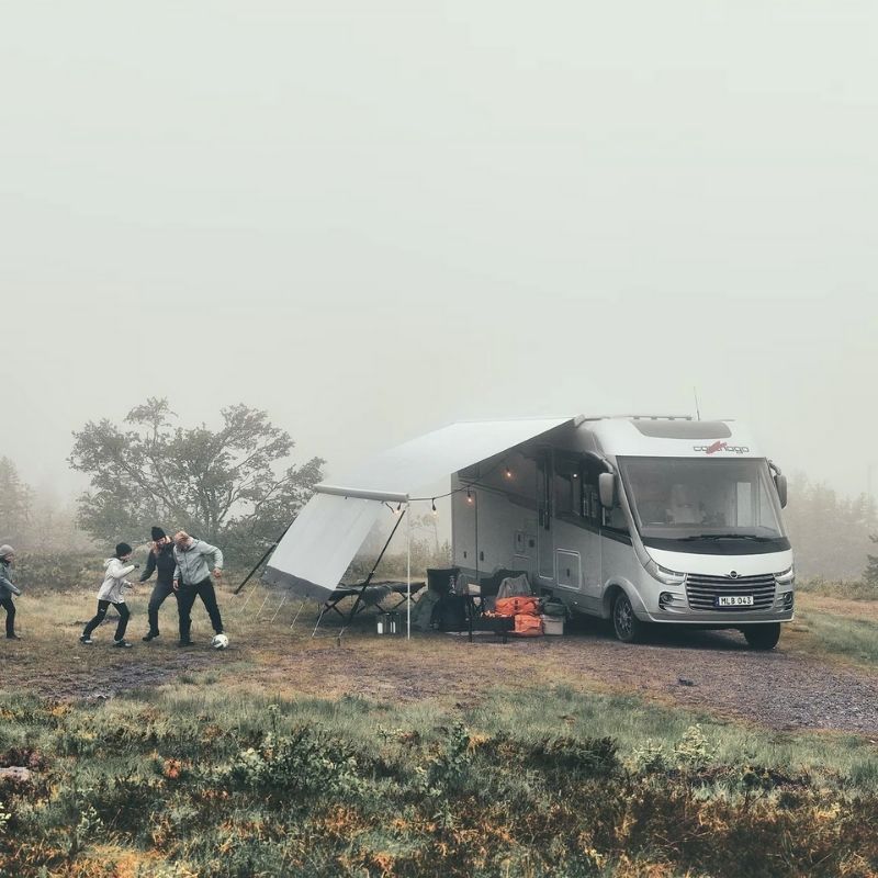 Thule Omnistor 9200 Awning Electric 220V - Image 7